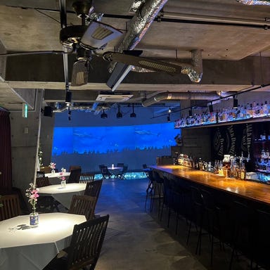 美空間BAR wankara_カウンター席~お一人ではもちろん、カップルでも◎~