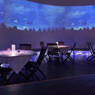 美空間BAR wankara_着席は約45名様、立食はテラス駅含め最大100名様まで対応可能です!