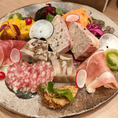 pont de pierre_前菜盛り合わせ(シェフのお任せ)~色々なシャルキュトリー・野菜マリネなど~