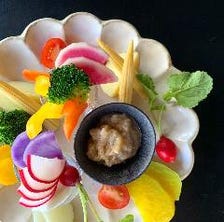 新鮮彩り野菜の自家製アンチョビソース バーニャカウダー