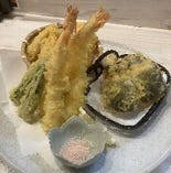 大海老、海老真丈、トウモロコシの天ぷら、一緒盛り。