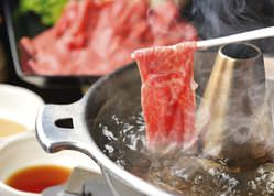 仙台牛のしゃぶしゃぶ、ステーキ、すき焼きをご用意しております。