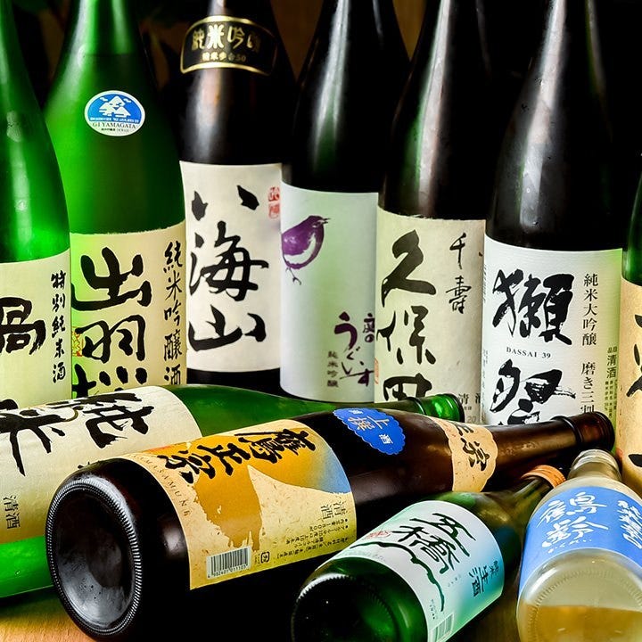 福岡や佐賀の地酒を含めて全国の美酒を種類も豊富に取り揃え