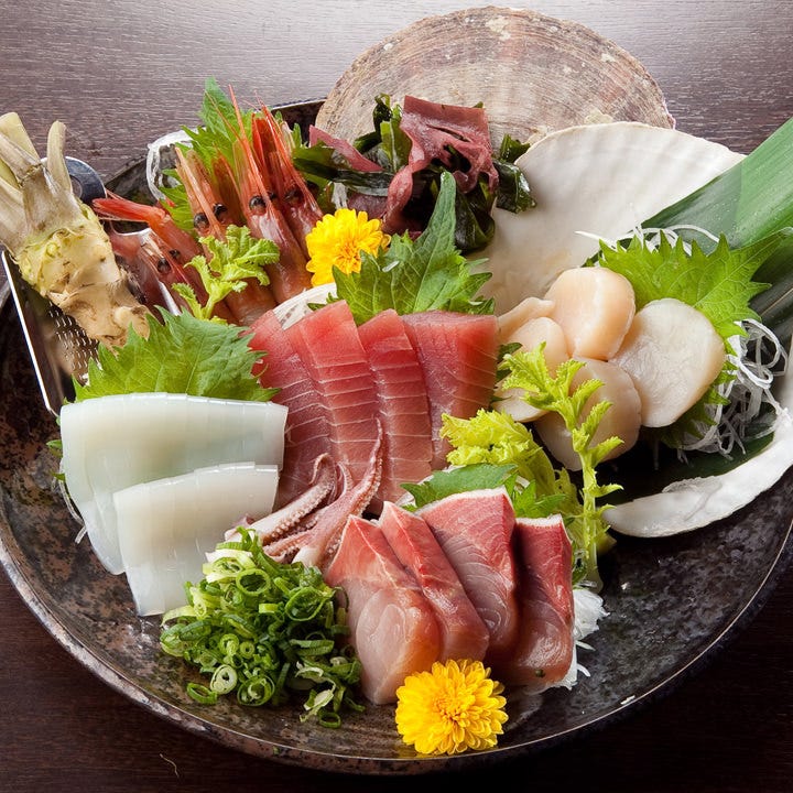 オーナー自ら横浜中央市場より仕入れる旬の魚介はどれも新鮮！