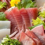 【旬鮮魚】
オーナー自ら横浜市場で目利きする新鮮魚介は必食！