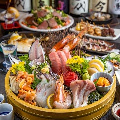 獲れたて鮮魚のお造りも豊富にご用意ございます。