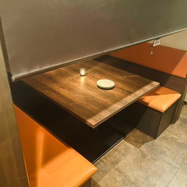 ビストロ ボンノ【Bistro Bon‐no】 横浜店_【2階半個室:最大6名様】接待や女子会にも。自在に仕切れるロールカーテン完備