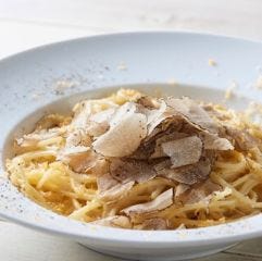 平日は選べるパスタランチ、休日はコース料理もご提供いたします