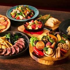 市場の八百屋から届く瑞々しい野菜は、名物グリルプレートで！