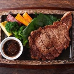 旨みあふれるステーキや贅沢なボロネーゼでいただく「若姫牛」