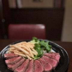 熟成牛ステーキ～鉄板であつあつ 自家製ソースで～