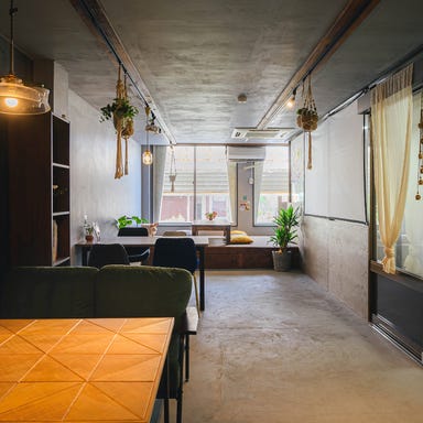 隠れ家・少人数貸切 cafe&baru ハコ+_昼、夜共に 店舗貸切大歓迎