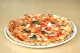 イタリアから取り寄せた窯で焼くピッツァは絶品！！
