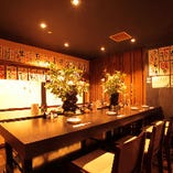 ジャンボテーブルはカップル専用!?
隣同士でのんびり