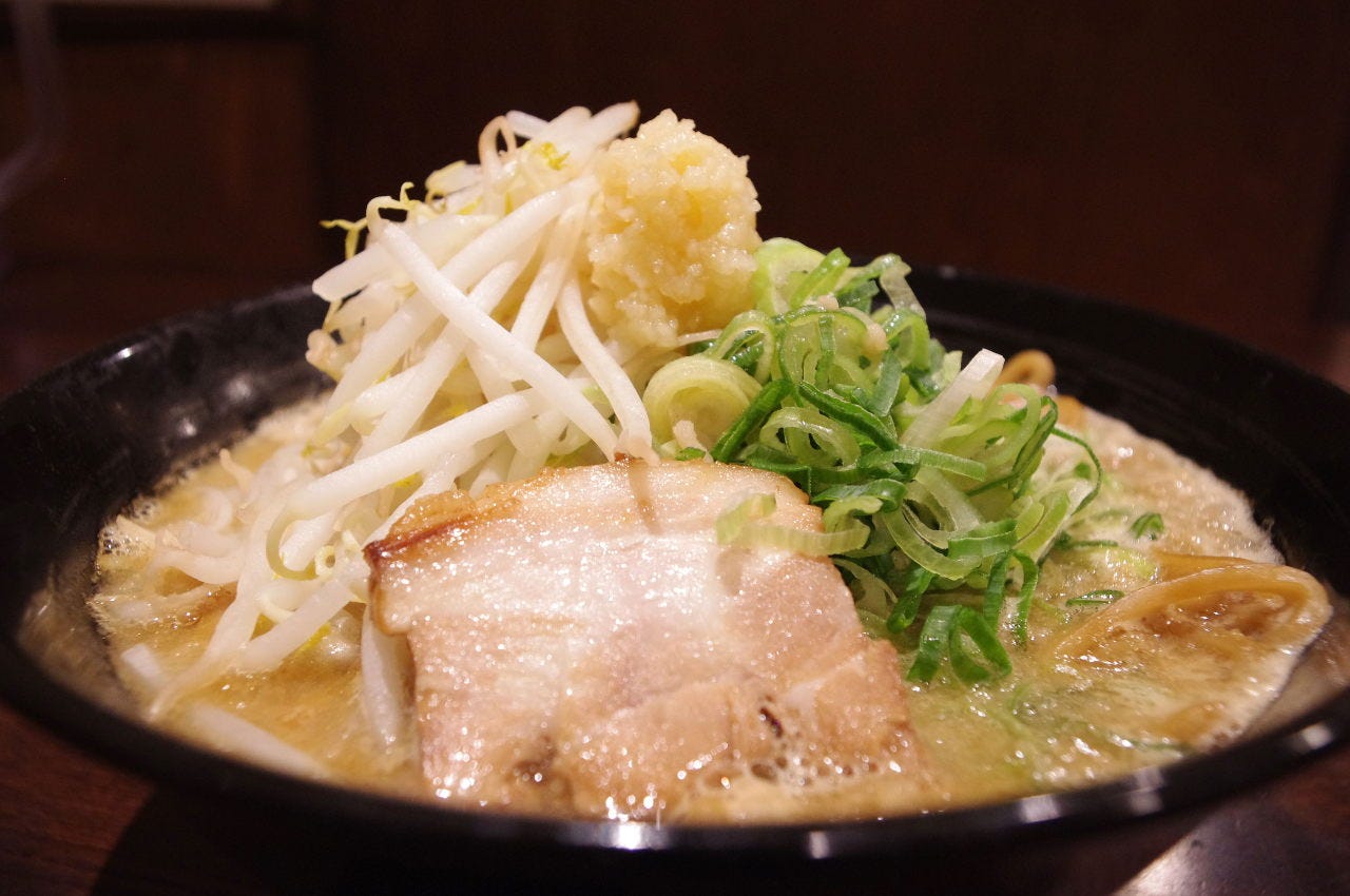 超濃厚な背脂たっぷり豚骨ラーメン 