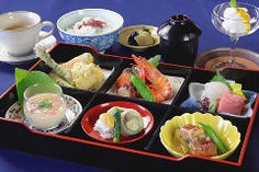 季節の六つ切り弁当