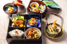 〈平日限定ランチ女子会プラン〉彩り小箱「友結 ゆうゆ」