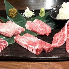 厳選した赤身はハイボールとの相性抜群！