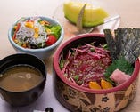 【ランチ】新登場の『まぐろわさびづけ丼』は大人気です。