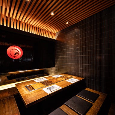 薩摩 黒豚 百寛_落ち着いた雰囲気のゆっくりと座れる掘りごたつ席の個室