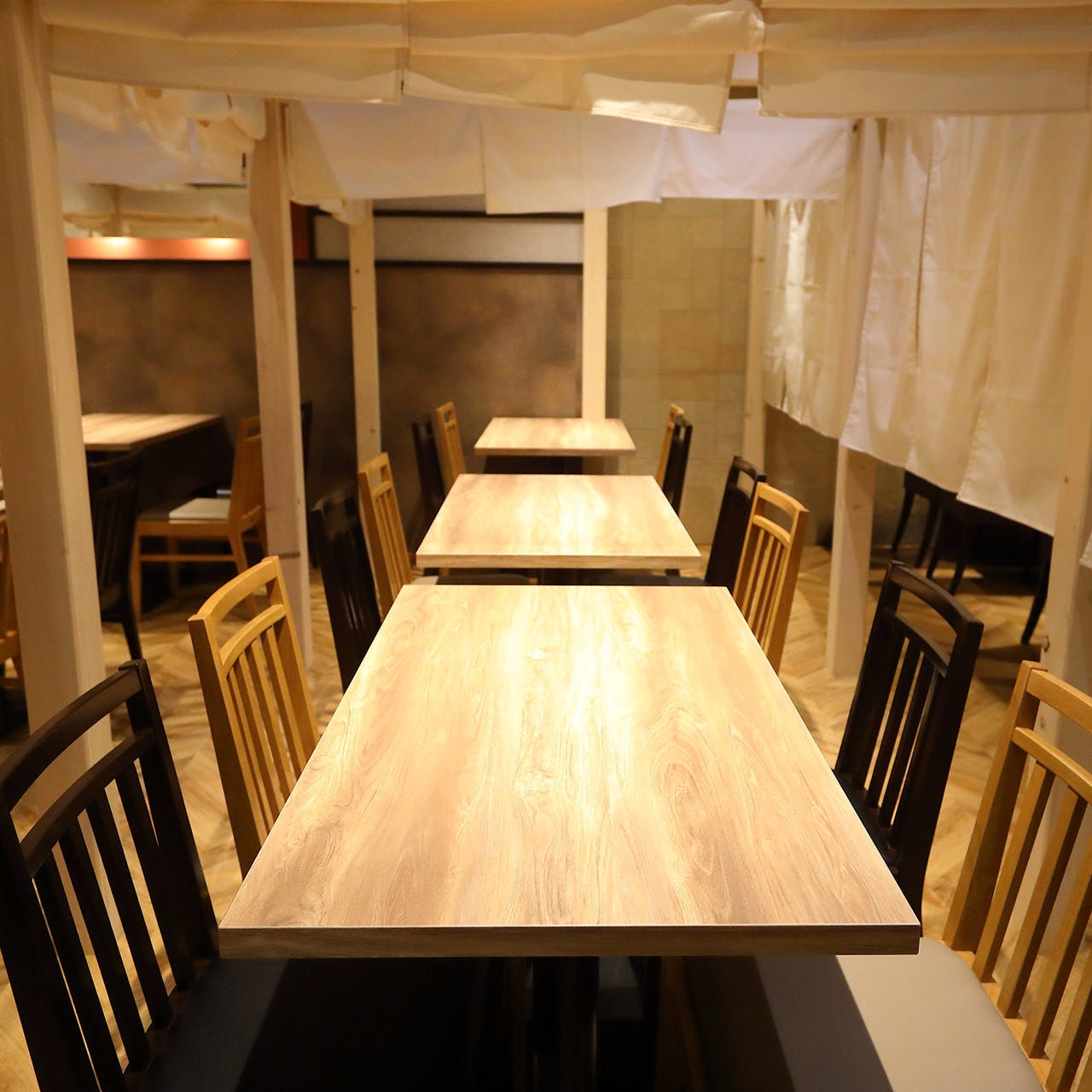 肉寿司としゃぶしゃぶ 個室居酒屋 かわらや 札幌すすきの店 店内 ぐるなび