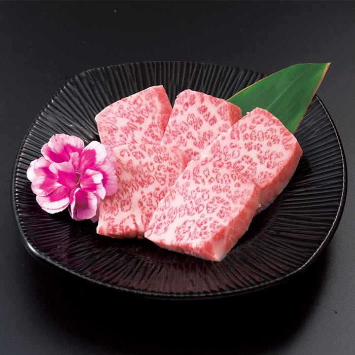 「もとぶ牛特上カルビ」お肉の旨味が強く柔らかい極上の逸品