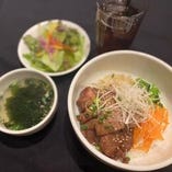 もとぶ牛 焼肉丼セット
Barbecue Motobu beef rice bowl set