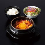 スンドゥブチゲセット
Sundubu jigae (Spicy stew of tofu) set