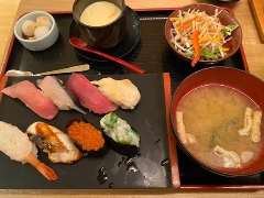 高級寿司食べ放題 雛鮨 新宿アイランド