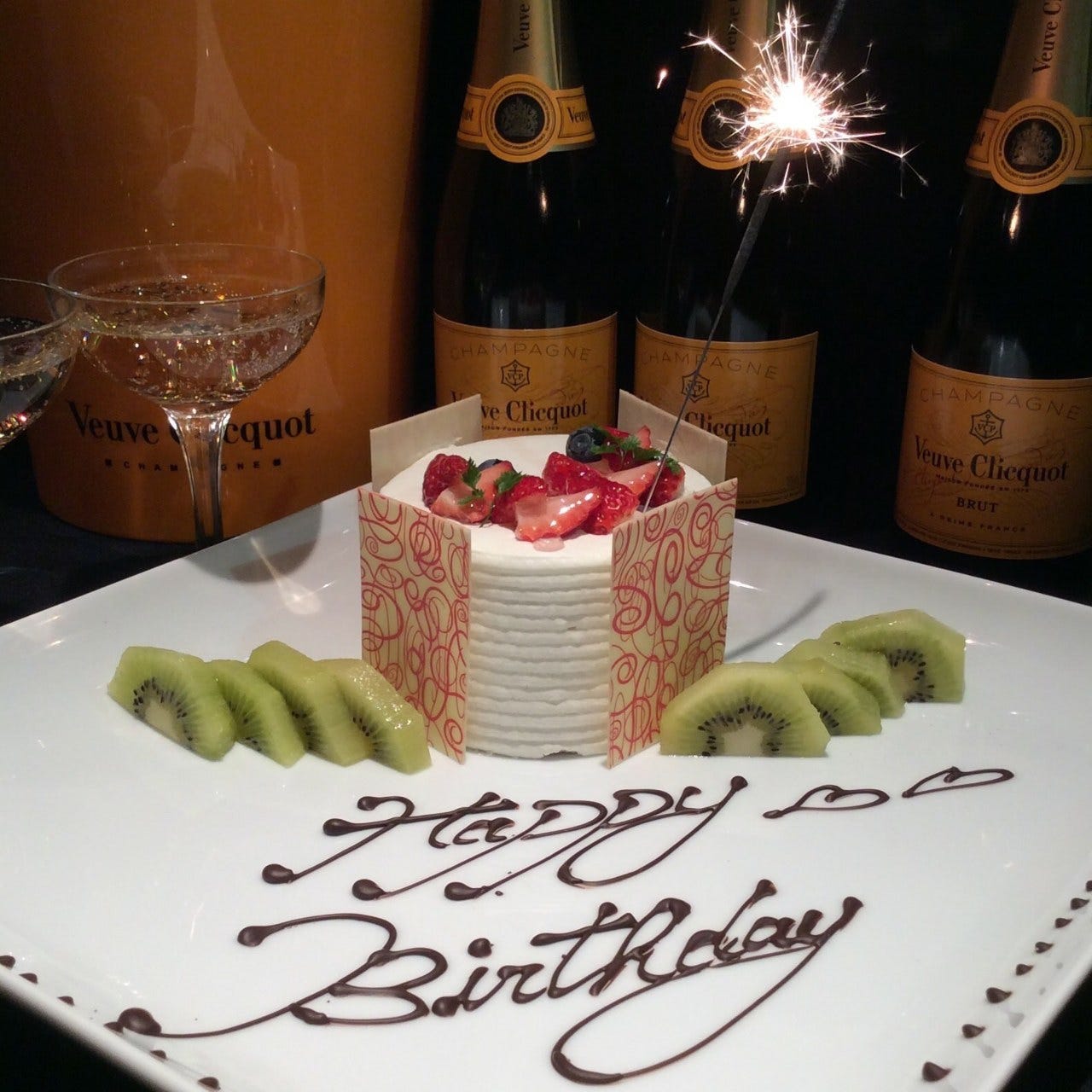 乾杯シャンパン ケーキ付 お誕生日 お祝いにオススメ Anniversaryコース 13 000円 贅沢宴会 の詳細 8月17日open 完全個室 焼肉金牛 錦店 栄周辺 焼肉 ぐるなび