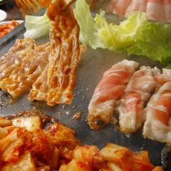 韓国料理 サムギョプサル とん豚テジ 新宿東口ゴジラロード店