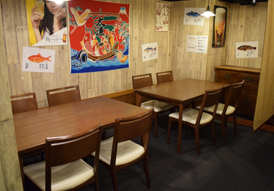 久米川漁港あごひげ鮮魚屋台  店内の画像