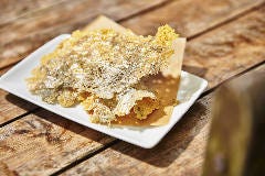 香ばしいチーズとしらすの旨味がマッチ。