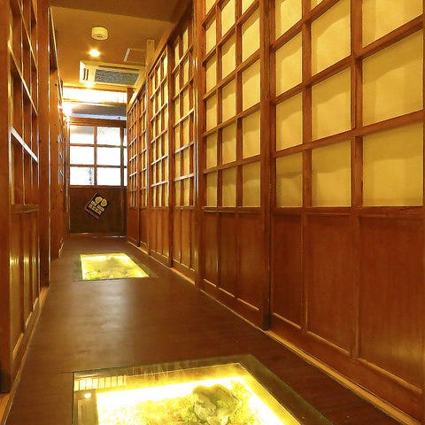 肉寿司と牛タンと和牛もつ鍋 全席個室居酒屋 とろけ酒場 赤羽店 赤羽 居酒屋 ぐるなび