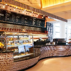 シェラトン・グランデ・トーキョーベイ・ホテル トスティーナ