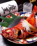 伊豆名物金目鯛の煮付け
おつまみに定食に、お好みのスタイルで