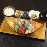 地魚たっぷりの刺身定食