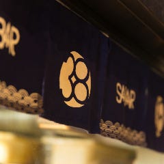 店舗ごとに異なるデザインテーマを持つSABAR！