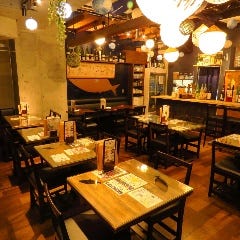 店舗ごとに異なるデザインテーマを持つSABAR。