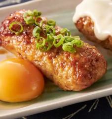 鶏つくね 黄身添え 旨唐揚げと居酒メシ ミライザカ ルルサス防府店_鶏つくね 黄身添え