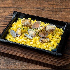 殻付きあさりのコーンバター 旨唐揚げと居酒メシ ミライザカ ルルサス防府店_殻付きあさりのコーンバター