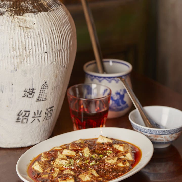 コク深い紹興酒とシビれる「麻辣豆腐」で中華のマリアージュを