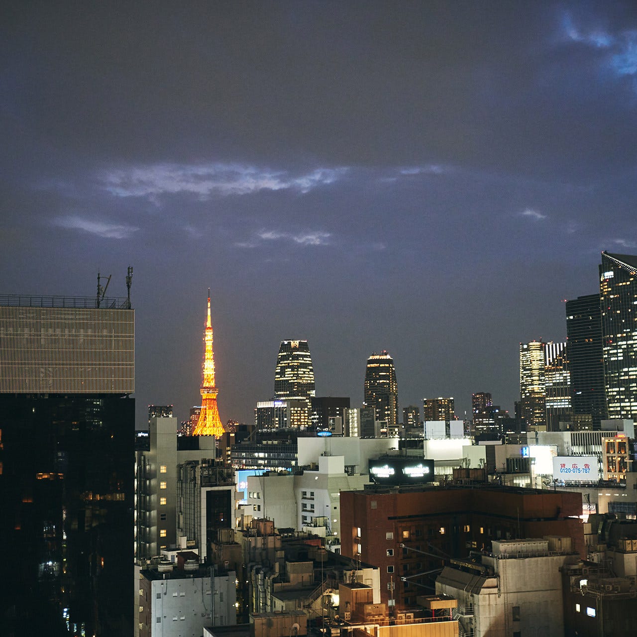 大きなガラス窓から
東京の夜景を一望できます