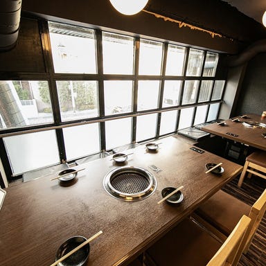 焼肉・ホルモン牛神(うしがみ)_2階のお席では広々テーブルで宴会が可能◎