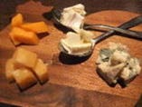 チーズ専門店DORAGOチーズの盛り合わせ