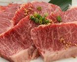 [特選厚切りハラミ]
弾力のある肉質で甘みや旨みが愉しめます♪