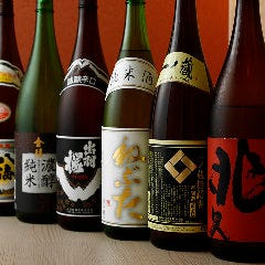ねぶたや出羽桜など、中々お目にかかれない珍しい地酒も取り揃え