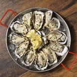 ソルトモでは厳選した新鮮な北海道の“活”生牡蠣を三種類ご用意