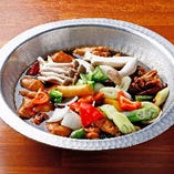 冬にぴったりの韓国鍋！お好きな鍋で身体も温まります。
