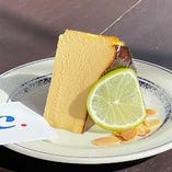 【土日限定】ホワイトチョコのバスクチーズケーキ